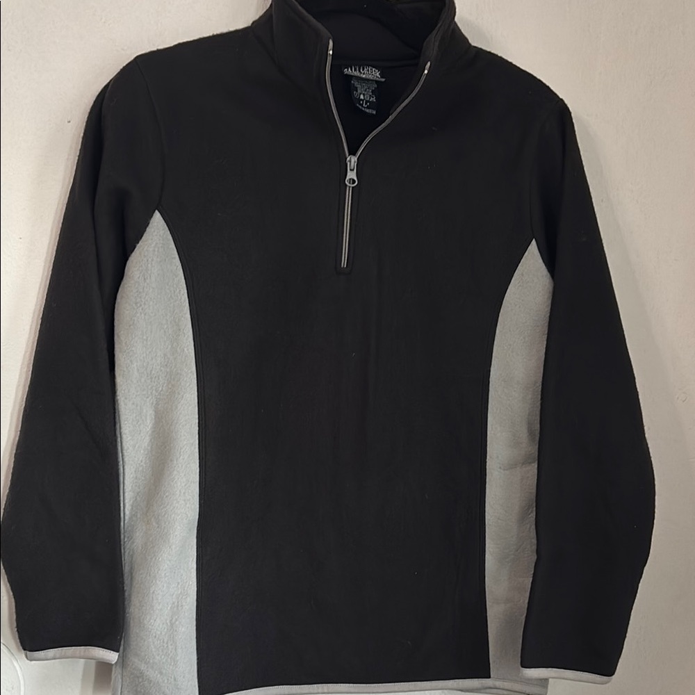 Men's Black and Gray Sweater